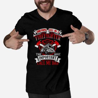 Mens Firefighter Dad Fathers Day Gift For Fireman T Shirt Men V-Neck Tshirt