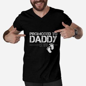 Promoted To Daddy Est 2020 New Dad Gift Men V-Neck Tshirt - Seseable