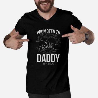 Promoted To Daddy Est 2021 Est New Dad Baby Men V-Neck Tshirt - Seseable