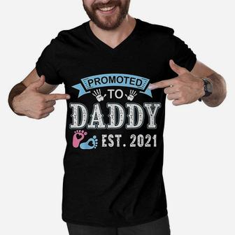 Promoted To Daddy Est 2021 Soon To Be New Dad First Daddy Men V-Neck Tshirt - Seseable