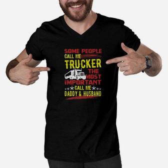 Truck Driver Husband Daddy Truckers Wife Gif Men V-Neck Tshirt