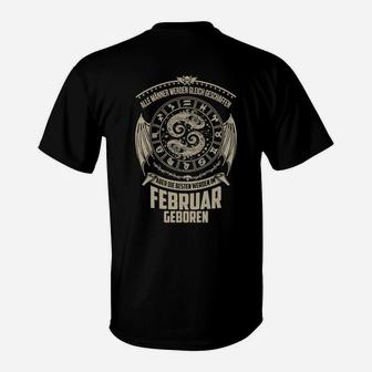 Im Februar Geboren T-Shirt, Schwarzes Geburtstags-Outfit - Seseable