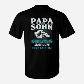 Papa und Sohn Hand in Hand T-Shirt, Herz an Herz Design - Seseable