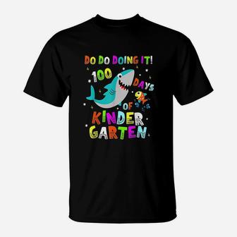 100 Days Of Kindergarten Shark Teacher Boys Girls T-Shirt - Seseable