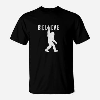 Funny Bigfoot Middle Finger For Sasquatch Believers T-Shirt - Seseable