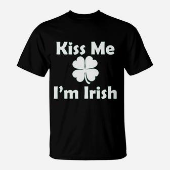 Kiss Me I Am Irish Four Leaf Drunk St Patricks Day T-Shirt - Seseable