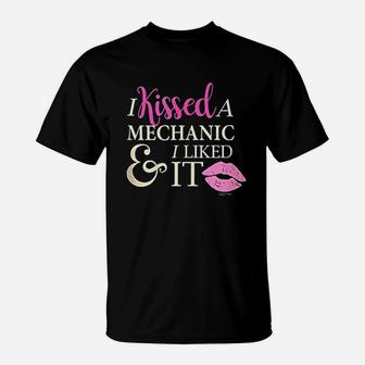 Mechanic Girlfriend Wife I Kissed A Mechanic And I Liked It T-Shirt - Seseable