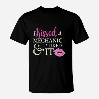 Mechanic Girlfriend Wife I Kissed A Mechanic And I Liked It T-Shirt - Seseable