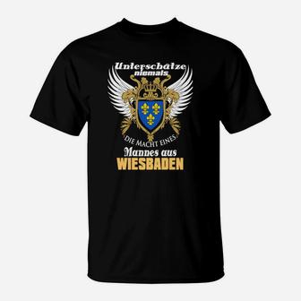 Schwarzes T-Shirt Wappen & Spruch Macht Mann aus Wiesbaden - Seseable