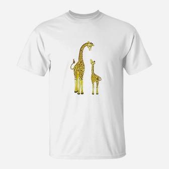 Mom And Baby Giraffe T-Shirt - Seseable