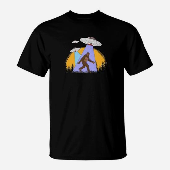 Bigfoot Ufo Abduction - Believe T-Shirt Bigfoot Ufo Abduction - Believe T-Shirt