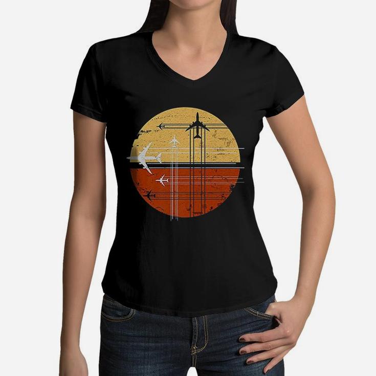 747 Sunrise Vintage Aircraft Retro Art Avgeek Pilot Women V-Neck T-Shirt