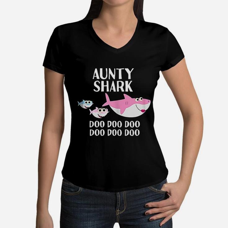 Aunty Shark Doo Doo Mothers Day Gift For Aunt Auntie Women V-Neck T-Shirt