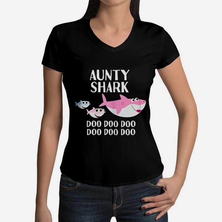 Aunty Shark Doo Doo Mothers Day Gift For Aunt Auntie Women V-Neck T-Shirt