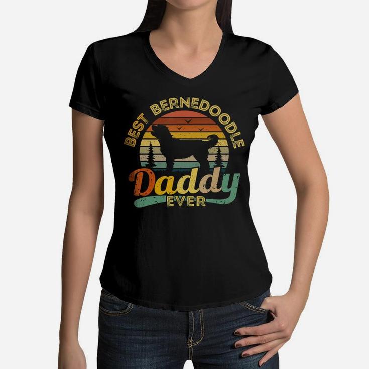 Bernedoodle Dad Shirt Best Daddy Dog Retro Vintage Gift Tee Women V-Neck T-Shirt