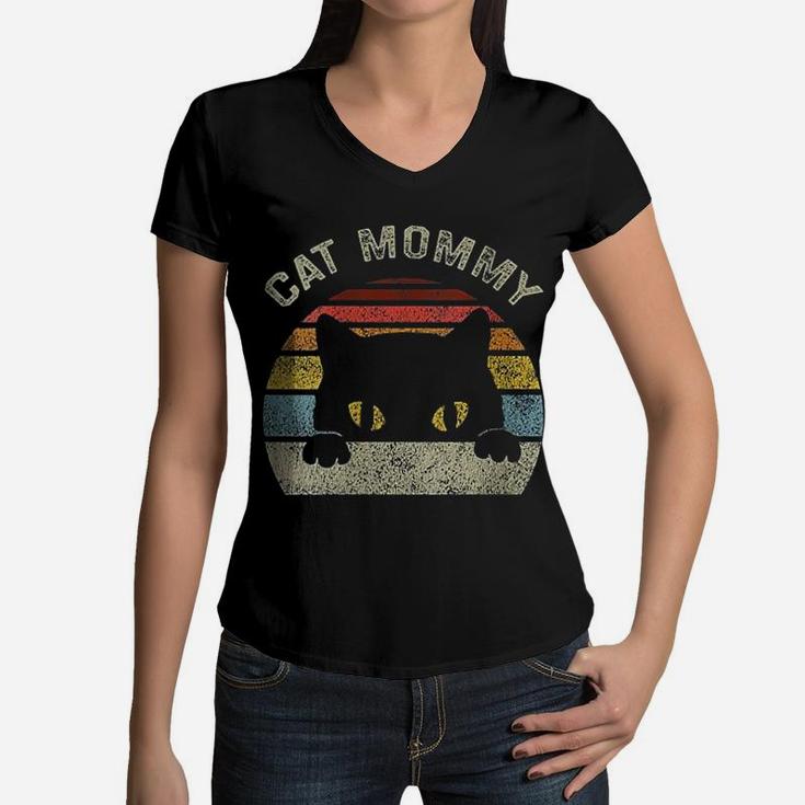 Cat Mommy Women Vintage Retro Black Cats Mom Mothers Day Women V-Neck T-Shirt