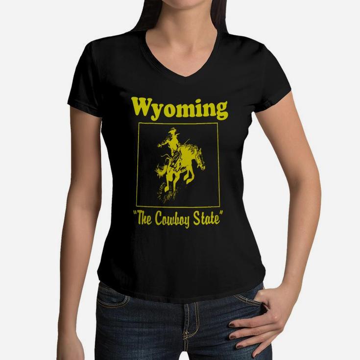 Mens Wyoming The Cowboy State Vintage Women V-Neck T-Shirt