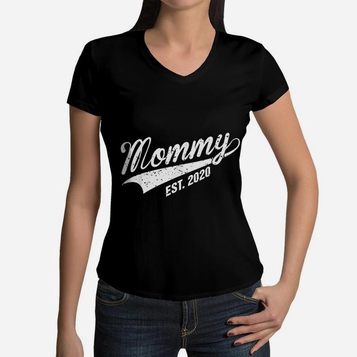 Mommy Est 2020 New Mom First Time Mother Cool Gift Women V-Neck T-Shirt