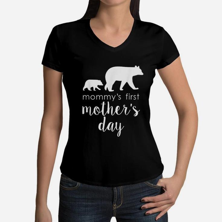 Mommys First Mothers Day Bear Mothers Gift Mama Women V-Neck T-Shirt