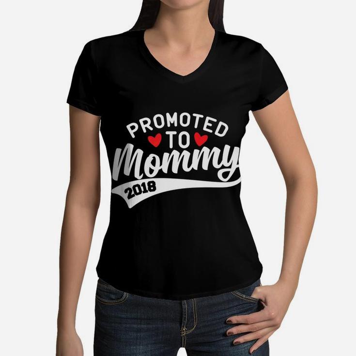 Promoted To Mommy 2018 Soon To Be Mommy Women V-Neck T-Shirt