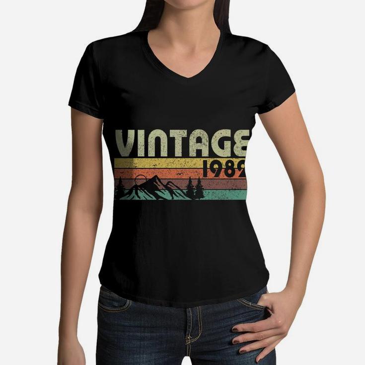 Retro Vintage 1982 Graphics 40th Birthday Gift Women V-Neck T-Shirt