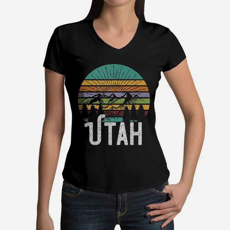 Utah Vintage Mountain Women V-Neck T-Shirt