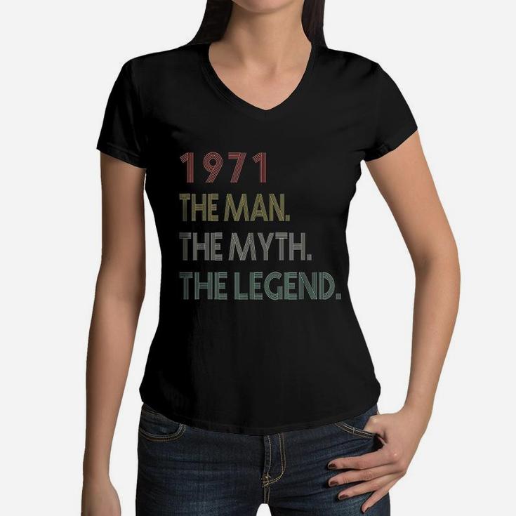 Vintage 1971 Man Myth Legend Birthday Gifts For 51 Years Old  Women V-Neck T-Shirt