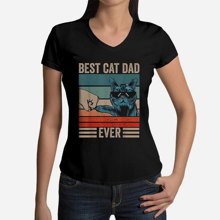 Vintage Best Cat Dad Ever Bump Fist Fathers Day Gifts Women V-Neck T-Shirt