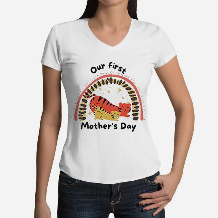 1st Mothers Day Tiger Animal Lover First Mothers Day Women V-Neck T-Shirt