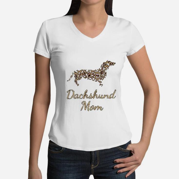Dachshund Mom Leopard Print Dachshund Mom Gifts Women V-Neck T-Shirt
