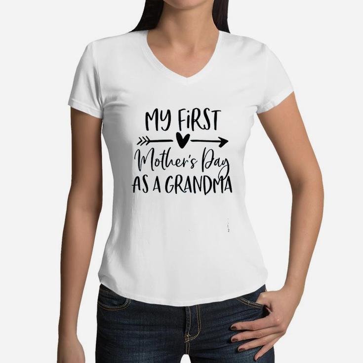 My First Mothers Day As A Grandma Women V-Neck T-Shirt