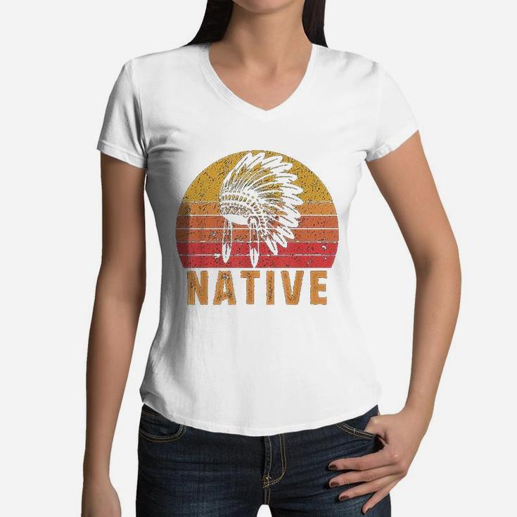 Native American Pride Vintage Native Indian Women V-Neck T-Shirt