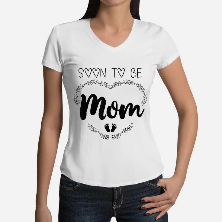 Soon To Be Mom Est 2021 Women V-Neck T-Shirt
