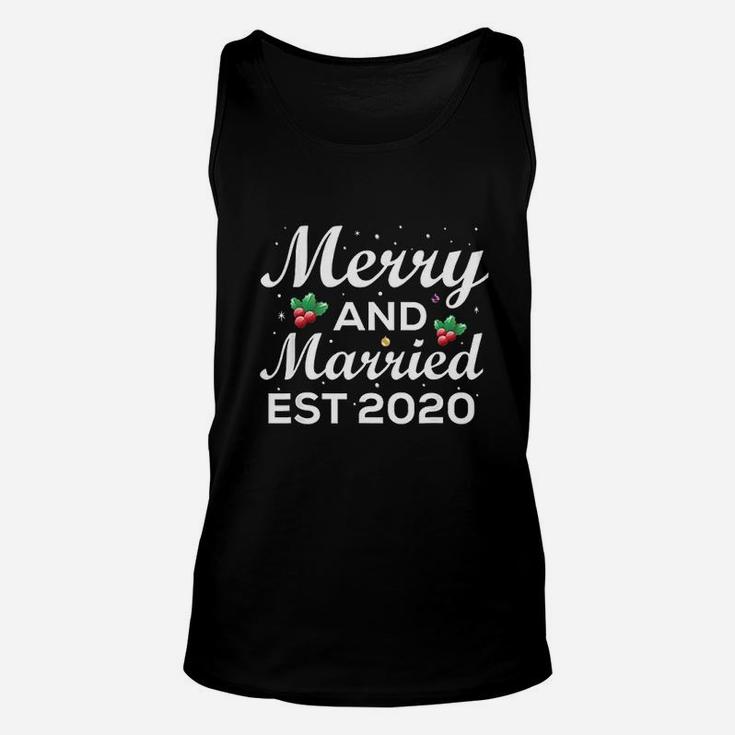 Merry And Married Est 2020 Newlywed Husband Wife Christmas Unisex Tank Top