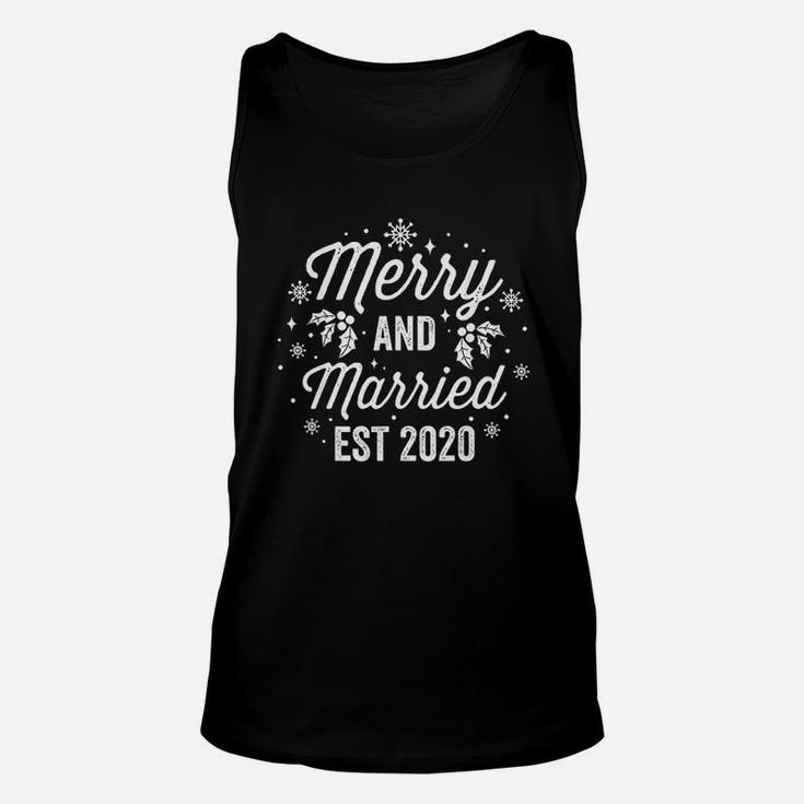 Merry And Married Est 2020 Newlywed Husband Wife Christmas Unisex Tank Top
