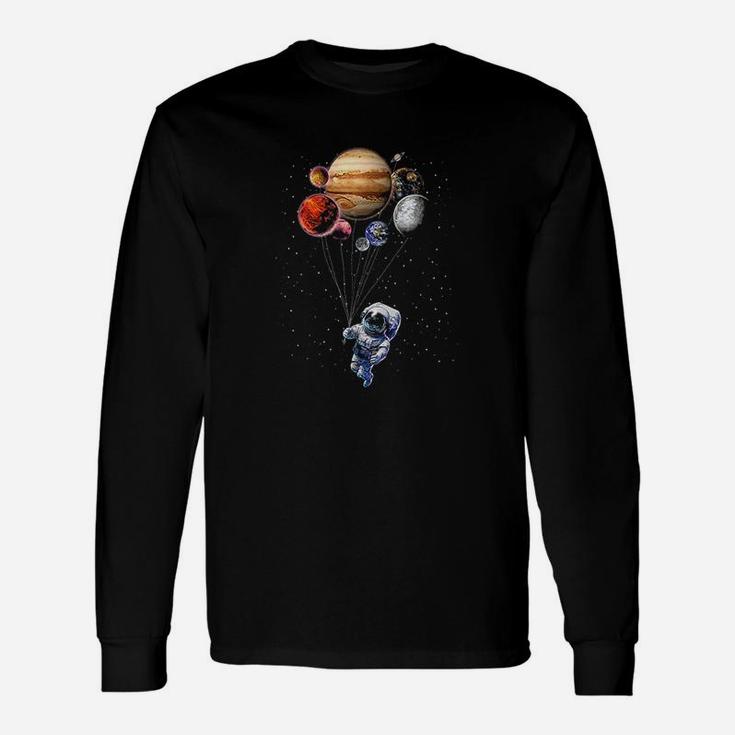 Cat As Astronaut In Space Holding Planet Balloon Long Sleeve T-Shirt