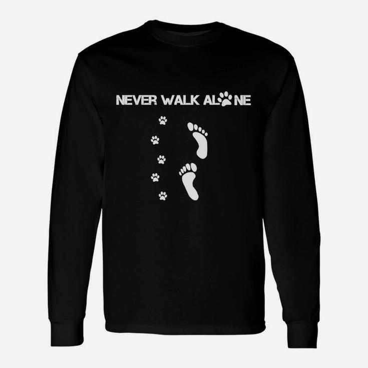 Inspirierendes Schwarzes Langarmshirts Never Walk Alone - Fußabdrücke & Pfoten-Design