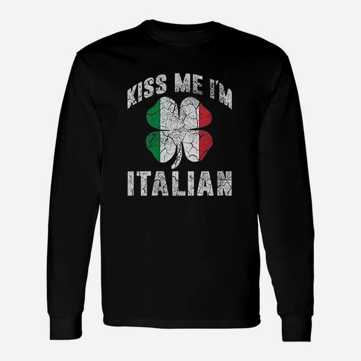 Kiss Me Im Italian Vintage Green Shamrock St Patricks Day Long Sleeve T-Shirt