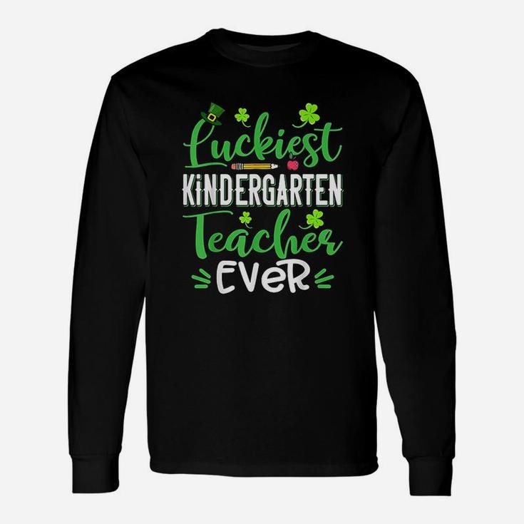 St Patricks Day Gift Kindergarten Teacher Plaid Shamrock T-Shirt St Patricks Day Gift Kindergarten Teacher Plaid Shamrock T-Shirt
