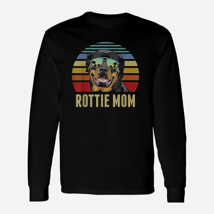 Rottie Mom Rottweiler Dog Vintage Retro Sunset Beach Vibe Long Sleeve T-Shirt