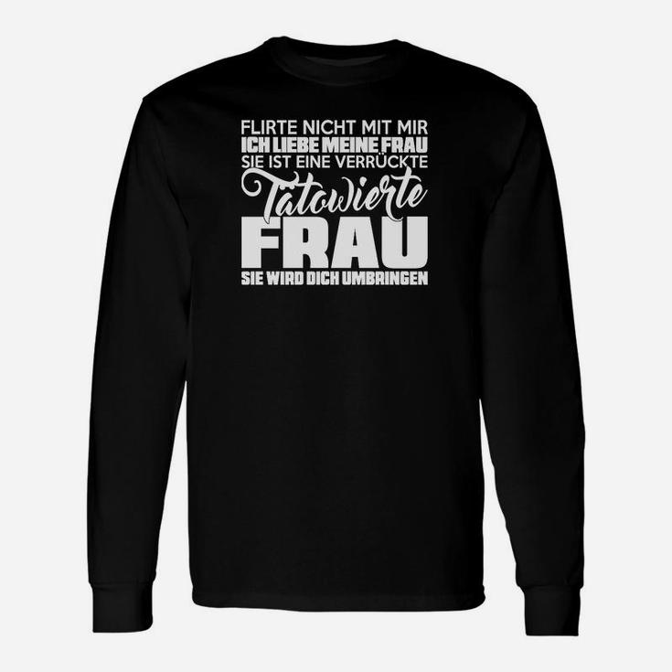 Sie Ist Ein Verdrücktes Tatowiertes Frau Langarmshirts