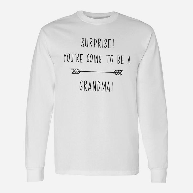 Suprise Pregnancy Announcement Grandma Newborn Long Sleeve T-Shirt