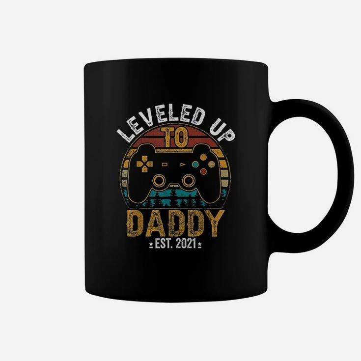 Leveled Up To Daddy 2021 Vintage Soon To Be Dad Est 2021 Coffee Mug