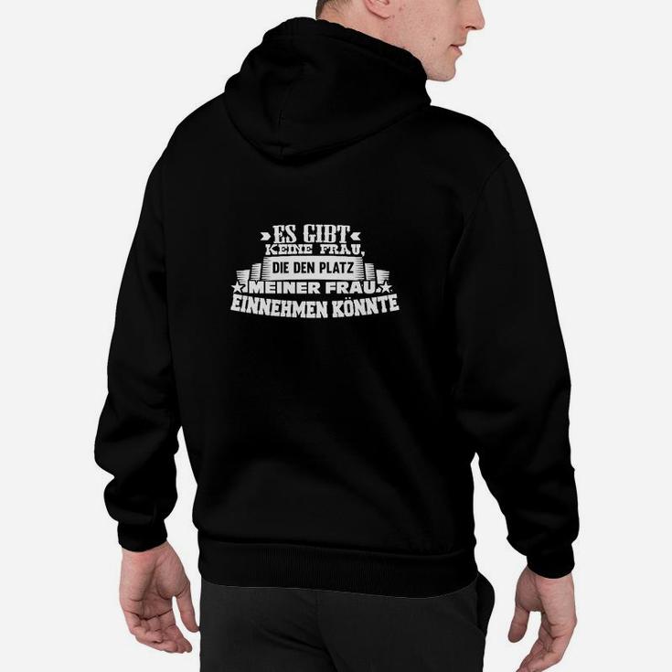 Schwarzes Herren Hoodie mit Ehefrau Witz, Lustiges Spruch-Hoodie