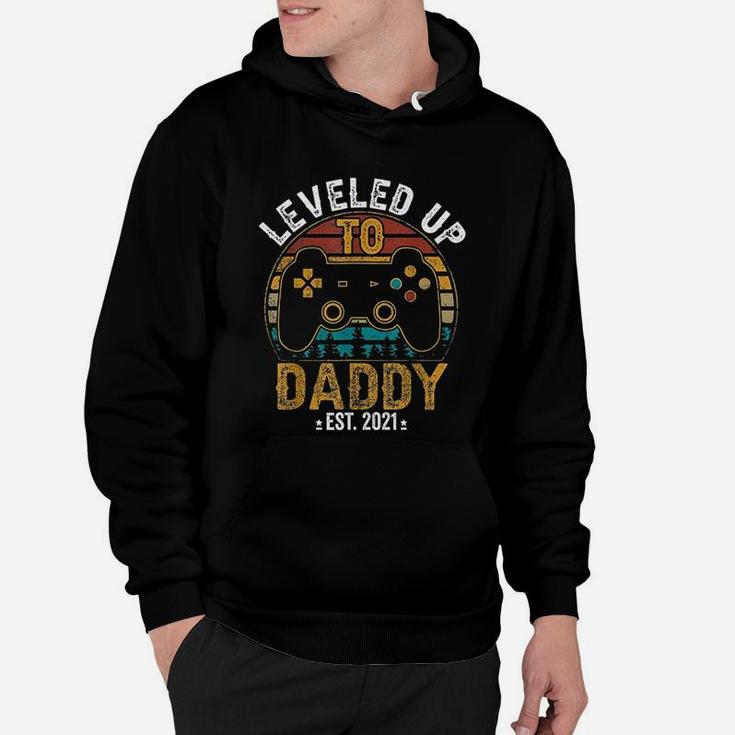 Leveled Up To Daddy 2021 Vintage Soon To Be Dad Est 2021 Hoodie