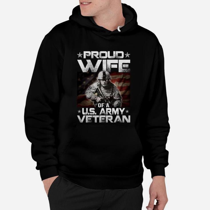 Proud Wife Of A US Army Veteran Meaningful Gift Hoodie