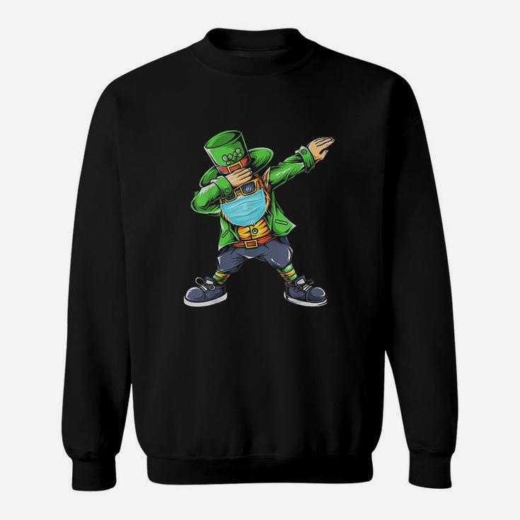 Dabbing St Patrick Day Bearded Man In Glasses And Hat Sweat Shirt