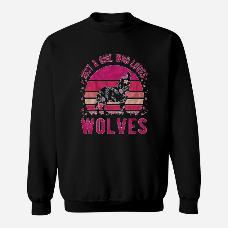 Kids Just A Girl Who Loves Wolves Vintage Retro Gift Sweat Shirt