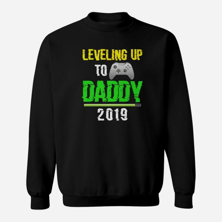 Leveling Up To Daddy 2019 Promoted To Dad Video Game Premium Sweat Shirt