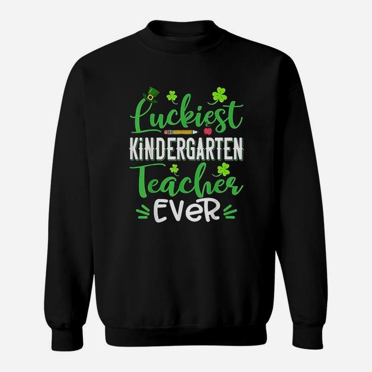 St Patricks Day Gift Kindergarten Teacher Plaid Shamrock T-Shirt St Patricks Day Gift Kindergarten Teacher Plaid Shamrock T-Shirt